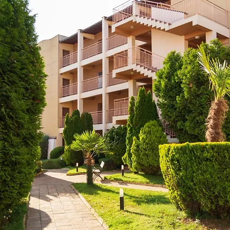 частен в затворен комплекс * Sinemorec