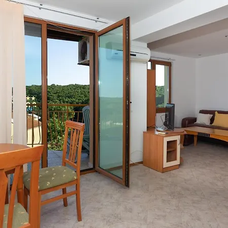 Apartman частен в затворен комплекс Szinemorec