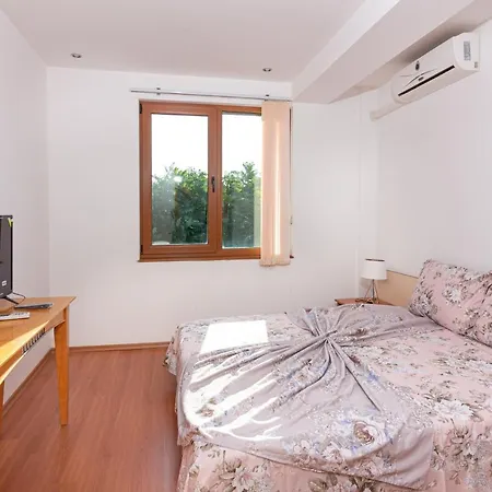 частен в затворен комплекс Apartamento *